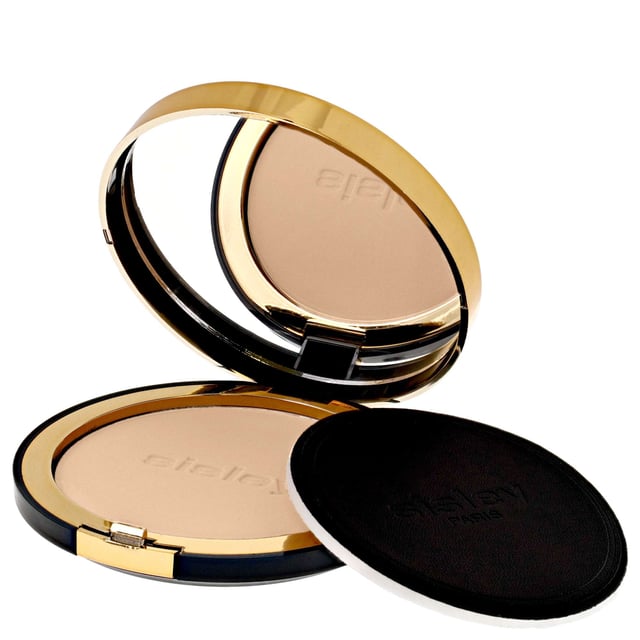 Discover the Sisley Phyto-Poudre Compacte, a luxurious sheer powder designed for women. This elegant powder provides a flawless matte finish while effectively absorbing excess sebum. Its ultra-fine texture ensures smooth application, allowing color to glide effortlessly over your skin while maintaining moisture throughout the day. Enriched with nourishing wood mallow, camellia, and linden blossom, it softens and protects the skin's surface, making it an essential addition to your cosmetics collection. Weighing 66 grams, this new product is perfect for enhancing your beauty routine.