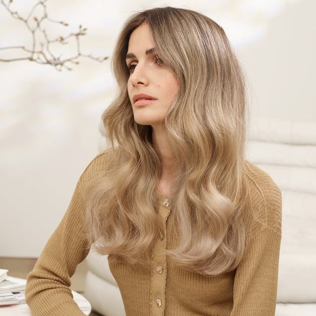 Transform your blonde hair with the System Professional LuxeBlond Hair Mask, expertly designed to reduce breakage by up to 99%. This regenerating formula not only strengthens your hair from within but also instantly neutralizes unwanted brassy and yellow tones, achieving the perfect cool blonde look. Infused with LipidCode Complex and violet pigments, it revitalizes and nourishes your blonde strands, enhancing their natural beauty. Suitable for women, this 200ml hair mask is a must-have for anyone seeking luxurious, healthy blonde hair.