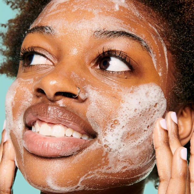 Discover the benefit POREfessional Picks Skincare Gift Set, a perfect trio for radiant skin. This set features the Good Cleanup pore-purifying foaming cleanser to wash away dirt and impurities, the Tight ’n Toned pore-refining AHA+PHA toning foam to instantly tighten pores, and the Deep Retreat pore-clearing clay mask that helps to clear pores over time. Included is a free sample of the smoothing face primer to minimize the appearance of pores. Ideal for women seeking a clear, smooth complexion, this gift set is your new skincare routine essential.