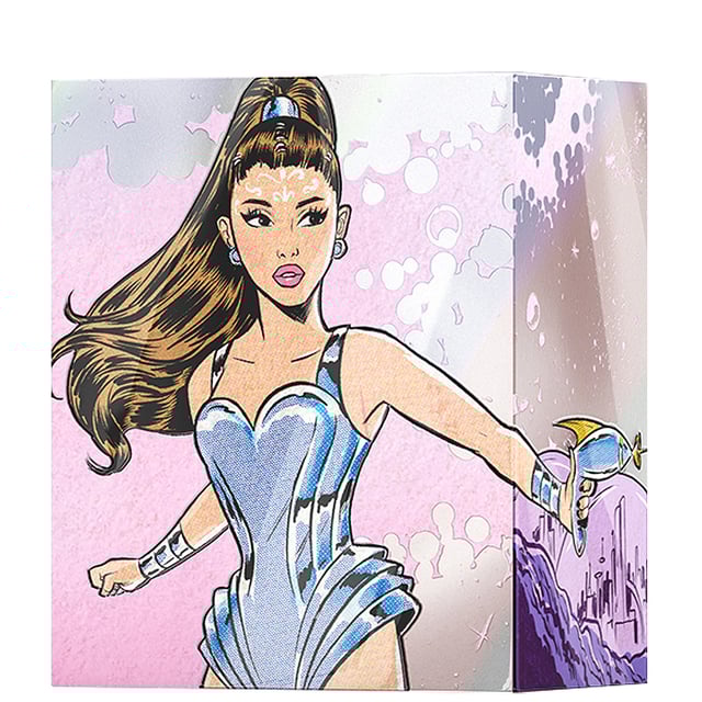 Discover the enchanting Ariana Grande R.E.M. Eau de Parfum Spray, a captivating floral fragrance designed for women. This 50ml perfume opens with a delightful blend of sweet quince, fig, marshmallow, and salted caramel, creating a unique gourmand experience. The heart features fresh pear and lavender blossoms, adding a touch of floral elegance. Finally, the base notes of tonka bean, sandalwood, and white musk provide a warm and inviting finish. Perfect for those who dare to dream, this new fragrance embodies cosmic wonder and femininity.