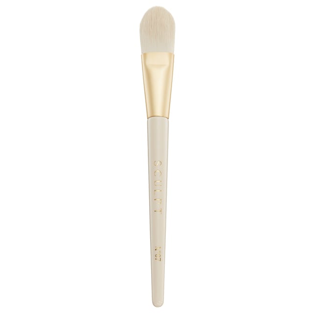 Achieve a flawless and natural-looking base with the Spectrum Sculpt 7 Foundation Brush. Designed for those who appreciate quality, this brush features innovative Luxture synthetic fibres that mimic natural hair softness for even product application. With anti-bacterial treatment, it ensures a hygienic makeup routine. The elegant design includes a hand-crafted copper ferrule and a glossy wooden handle, making it a practical yet stunning addition to your beauty kit. Perfect for artists and makeup enthusiasts, this brush is essential for creating beautiful looks.