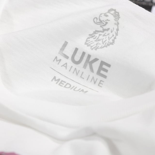 100% Katoen. Ontwerp: Blad, Logo, Bedrukt. Halslijn: Crew Neck, Ribbed. Mouwtype: Korte mouwen. Stoftechnologie: Zwaargewicht, Zacht. 220gsm. S: 38 in. M: 40 in. L: 44 in. XL: 48 in.