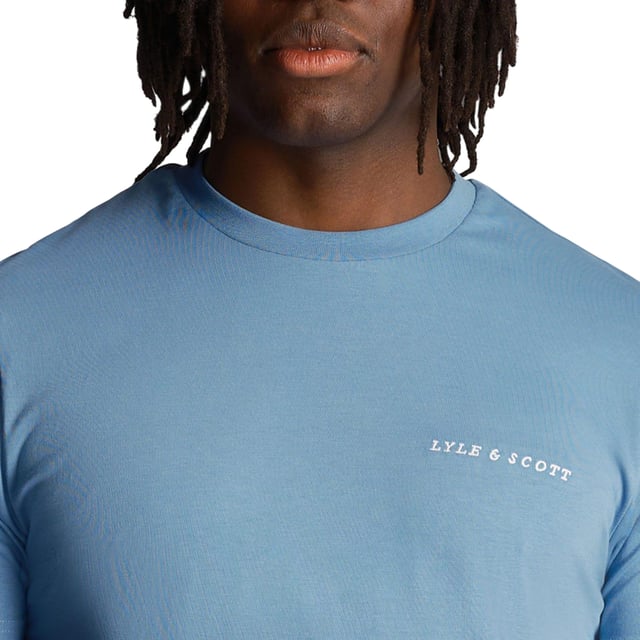 100% Katoen. Stof: Zachte aanraking. Ontwerp: Geborduurd logo, Schrift. Hals: Crew Neck. Mouwtype: Korte mouwen. Stoftechnologie: Ademend. Geschikt: Regelmatig. XS: 36 in. S: 38 in. M: 40 in. L: 42 in. XL: 44 in. XXL: 46,5 in.
