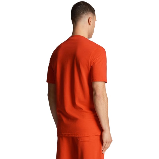 100% Katoen. Stof: Single Jersey, Soft Touch. Ontwerp: Geborduurd logo, Effen. Halslijn: Ronde hals, Geribd, Stiksel detail. Mouwtype: Korte mouwen. Manchet: Gestikt. Zoom: Gestikt. Stoftechnologie: Ademend. Geschikt: Regelmatig. 190gsm. XS: 34,5 in. S: 37 in. M: 39 in. L: 41,5 in. XXL: 47,5 in. 3XL: 53 in. 4XL: 57 in. 5XL: 61 in.