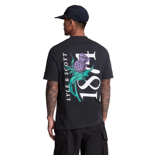Lyle & Scott T-shirt med Thistle-ryggtryck för herrar (Svart)