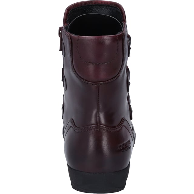 Deze enkellaars is gemaakt van fijn leder en is daardoor bijzonder stevig. Voor de winter is de dames enkellaars warm gevoerd met lamsvacht. Het rits biedt een goede grip en een gemakkelijke instap in de schoen. Josef Seibel maakt vaak gebruik van de AGO-fabricagemethode, om schoenen te fabriceren die niet alleen licht maar ook duurzaam zijn. Met de G-breedte schoen, biedt de enkellaars Naly 62 een normale breedte aan de voet. Als vrije tijd voor jou op de eerste plaats komt - dan is de Naly 62 de schoen voor jou.