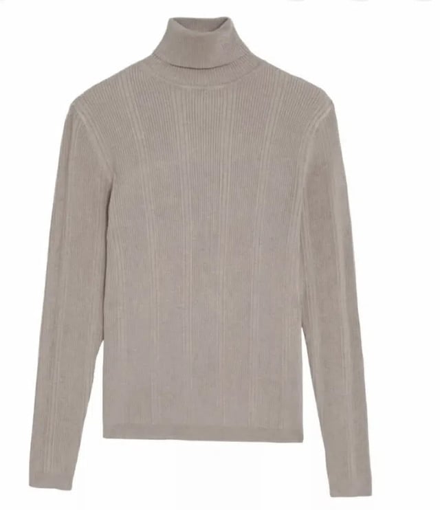 Stay warm and cozy in this fashionable ribbed jumper that offers a textured appearance. Designed with a slim fit, it includes a roll neck and long sleeves for added comfort, making it a versatile addition to your wardrobe. Enjoy the timeless yet modern style of this easy-to-wear staple.

25" Shoulder to Hem.
