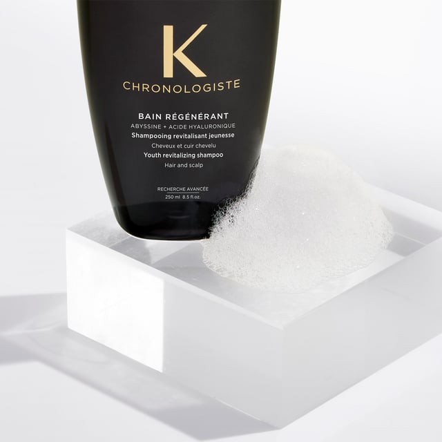 Transform your hair care routine with Philip Kingsley's Density Thickening Shampoo Eco Refill Pouch. This shampoo features Hyper-Branched Polymers and Hydrolyzed Pea Peptides, providing volume without dryness. Our sulfate-free formula revitalizes and strengthens hair, while gentle BHAs exfoliate the scalp for a healthy environment. Ideal for thinning hair, expect a 25% volume increase after one wash with our Density Thickening Conditioner. Our eco-friendly pouches are recyclable, reducing plastic waste.