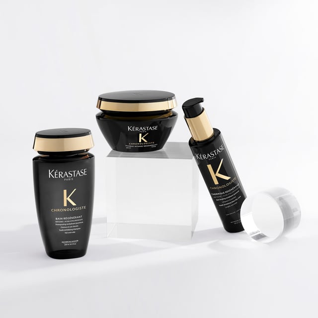 Transform your hair care routine with Philip Kingsley's Density Thickening Shampoo Eco Refill Pouch. This shampoo features Hyper-Branched Polymers and Hydrolyzed Pea Peptides, providing volume without dryness. Our sulfate-free formula revitalizes and strengthens hair, while gentle BHAs exfoliate the scalp for a healthy environment. Ideal for thinning hair, expect a 25% volume increase after one wash with our Density Thickening Conditioner. Our eco-friendly pouches are recyclable, reducing plastic waste.