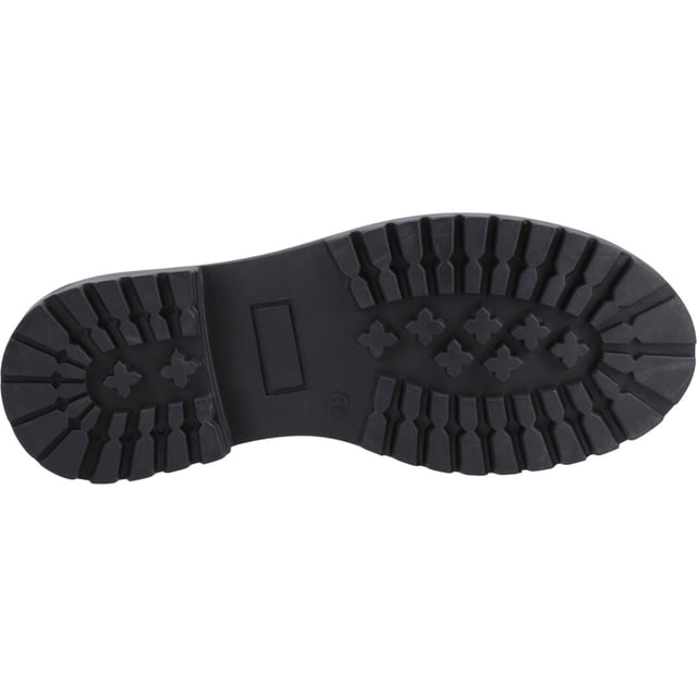 Zapatos Hush Puppies Betty negros para niña, fabricados en cuero y suela de goma. Presentan acabado charol, suela de goma con tacos, plantilla cómoda y horma estándar.