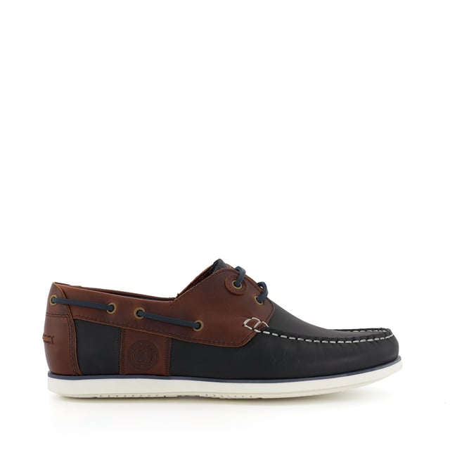 The Men's Barbour Wake is a classic style boat shoe, with contrast thread detailing, two eyelets and quintessential lace detailing. Crafted from the finest material and promising endless comfort, this timeless silhouette is finished with subtle Barbour branding that enhances the style. Set on a contrasting sole, they pair perfectly with rolled-up chinos and chambray shirts.
