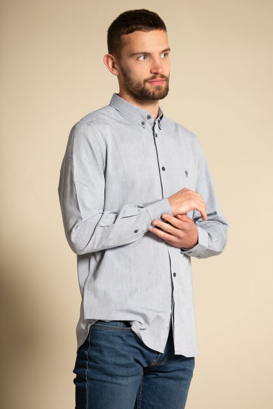 This long sleeve, button-down Oxford shirt from French Connection is a wardrobe staple. Featuring the iconic French Connection logo, button-down collar, and button cuffs. Made from cotton fabric to ensure high quality and comfortable wear.
