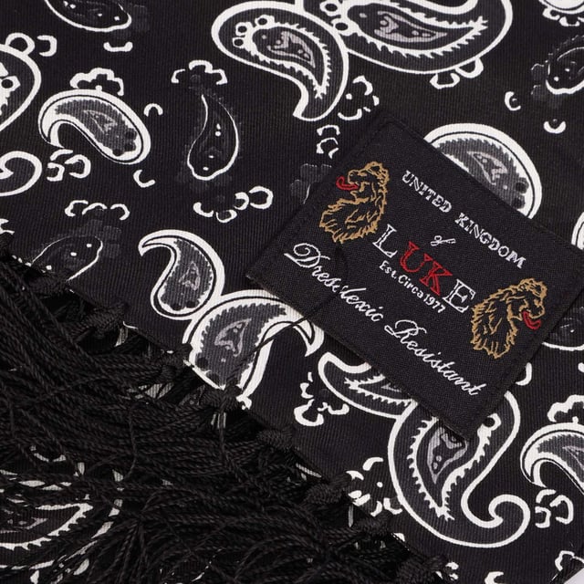 Materiaal: Zijde. Ontwerp: Paisley, Retro, Kwastje.