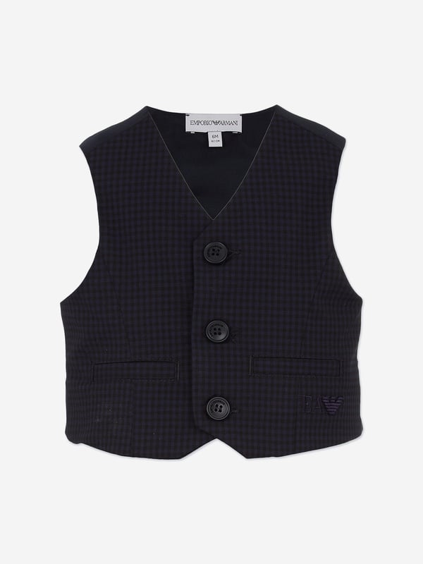 Baby Boys Short Set in Navy Introducing the exquisite Emporio Armani Baby Boys Short Set in Navy, an essential ensemble for the discerning little gentleman's SS2025 wardrobe. Crafted with the signature flair of Emporio Armani, this set is the epitome of style meets comfort. Luxurious Comfort Tailored from premium, soft fabrics for utmost comfort. Distinctive Style Chic navy hue complemented by a subtle designer emblem. Perfect Fit Designed to fit snugly while ensuring easy movement. Machine Washable Effortless maintenance without compromising on quality.Elevate your young one's style this season with this unparalleled short set.