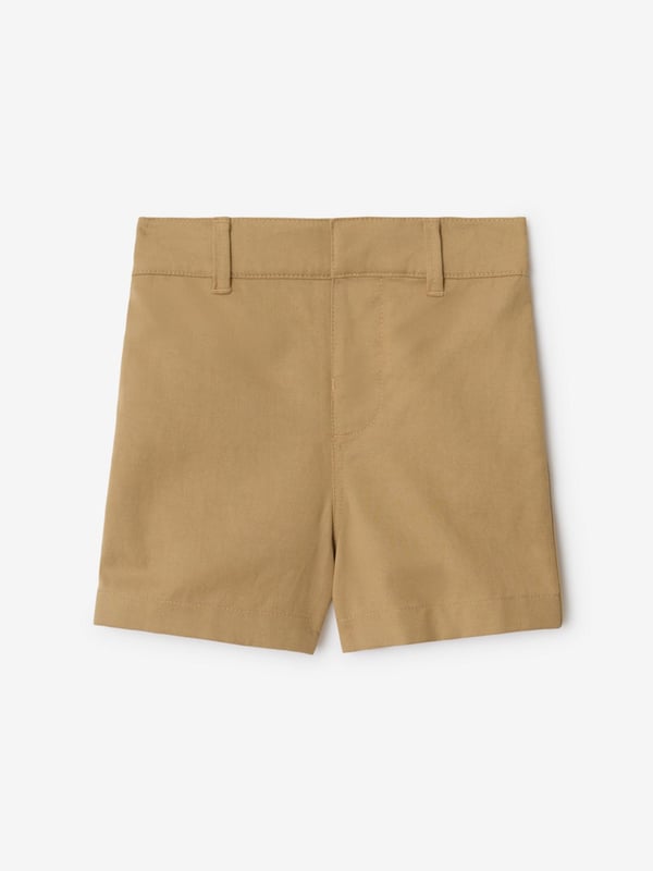 Delight in the elegance of Burberry Kids' Baby Boys Oscar Shorts in Beige, an essential addition to any young gentleman's wardrobe for SS2025. Heres why they are the pinnacle of designer kids' fashion Quintessentially Burberry Classic beige embodies timeless style. Supreme Comfort Crafted from premium fabrics for all-day ease. Versatile Elegance Perfect for chic occasions or playful park visits.Elevate your childs style with these impeccably designed shorts. Order today and embrace exquisite craftsmanship for the little ones!