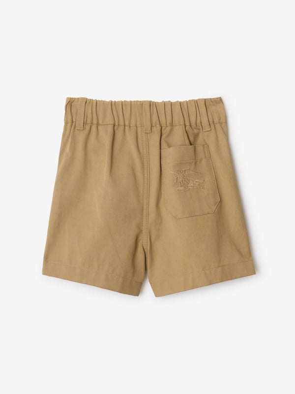 Delight in the elegance of Burberry Kids' Baby Boys Oscar Shorts in Beige, an essential addition to any young gentleman's wardrobe for SS2025. Heres why they are the pinnacle of designer kids' fashion Quintessentially Burberry Classic beige embodies timeless style. Supreme Comfort Crafted from premium fabrics for all-day ease. Versatile Elegance Perfect for chic occasions or playful park visits.Elevate your childs style with these impeccably designed shorts. Order today and embrace exquisite craftsmanship for the little ones!