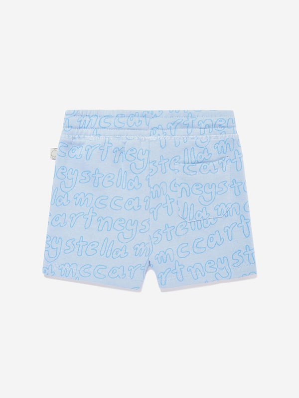 Baby Boys Logo Jersey Shorts in Blue Introducing the Stella McCartney Baby Boys Logo Jersey Shorts in Blue, the epitome of chic comfort for SS2025. Perfect for your little one's wardrobe, these shorts blend style with effortless wearability. Key features include Exquisite Craftsmanship Finely stitched for durability. Eco-Friendly Fabric Soft on skin and the environment. Signature Logo Detail Discreet yet iconic, for a touch of luxury.Upgrade his wardrobe with a piece designed for stylish adventures!
