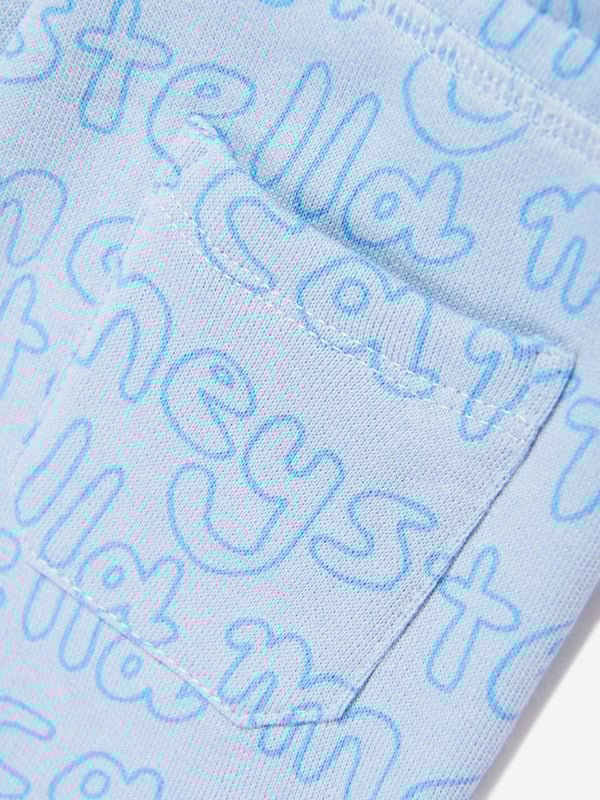 Baby Boys Logo Jersey Shorts in Blue Introducing the Stella McCartney Baby Boys Logo Jersey Shorts in Blue, the epitome of chic comfort for SS2025. Perfect for your little one's wardrobe, these shorts blend style with effortless wearability. Key features include Exquisite Craftsmanship Finely stitched for durability. Eco-Friendly Fabric Soft on skin and the environment. Signature Logo Detail Discreet yet iconic, for a touch of luxury.Upgrade his wardrobe with a piece designed for stylish adventures!