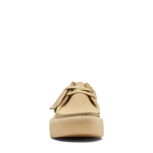 Marke: Clarks. Obermaterial: Kordel, Weich, Wildleder. Mittelsohle: EVA (Ethyl-Vinylacetat), Leicht. Laufsohle: Krepp, Cupsohle, Naturkautschuk. Absatz: Flach. niedrig geschnitten. Design: Logo, gerippt. Zehenstil: Quadratisch. Zum Anschlüpfen.
