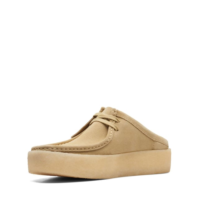 Marke: Clarks. Obermaterial: Kordel, Weich, Wildleder. Mittelsohle: EVA (Ethyl-Vinylacetat), Leicht. Laufsohle: Krepp, Cupsohle, Naturkautschuk. Absatz: Flach. niedrig geschnitten. Design: Logo, gerippt. Zehenstil: Quadratisch. Zum Anschlüpfen.