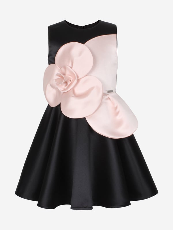 Introducing the exquisite 'Girls From Bud To Bloom Satin Flower Dress in Black' by Jessie and James, the epitome of sophistication for SS2025. Perfect for elevating any young lady's wardrobe, this dress is crafted with meticulous attention to detail and luxurious satin. Key features include Elegant Design Impeccably tailored, encapsulating grace and style. Luxurious Satin Offers a sleek, shimmering finish that catches the light beautifully. Versatile Black Perfect for any occasion, ensuring your girl always looks her best.Refresh her look with this stunning piece. Order now and witness the transformation from bud to bloom.