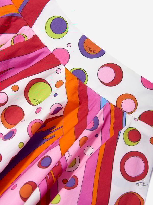 Introducing the exquisite Girls Fontane Print Skirt in Red by Emilio Pucci, a stellar addition for SS2025. Every detail screams luxury style, perfect for elevating your girl's wardrobe. Key highlights include Italian Craftsmanship Meticulously made in Italy, promising superior quality enduring charm. Signature Pucci Print A vibrant red canvas adorned with iconic Pucci motifs, ensuring she stands out. Premium Comfort Constructed from the finest fabrics for all-day ease and play.A timeless piece from Emilio Pucci, destined to capture hearts!