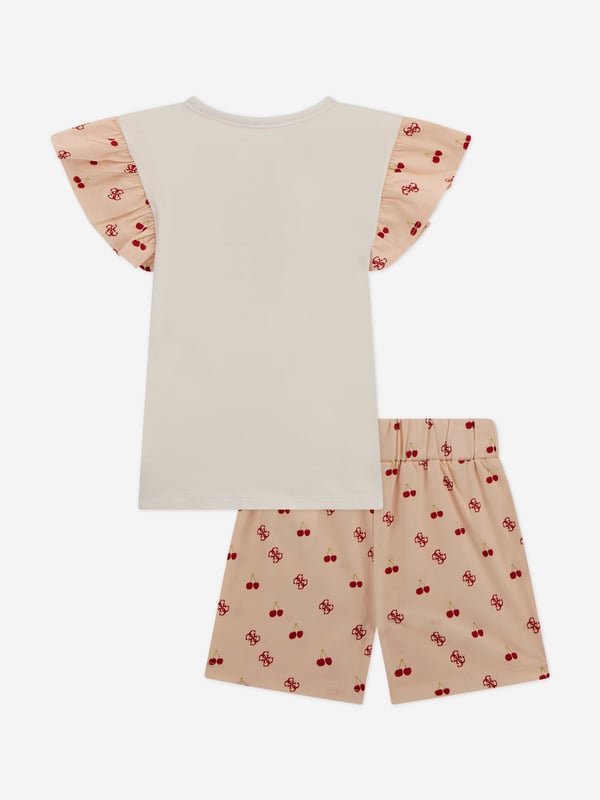 Introducing the exquisite Girls Skirt Set in White from Guess, an essential addition to your little one's wardrobe for SS2025. Meticulously crafted to enhance style and comfort, this set is simply unmissable. Premium Fabric Crafted from luxurious, soft-to-touch fabric providing comfort all day long. Timeless Design The elegant white colour and classic cut ensure timeless appeal and versatility. Versatile Occasions Perfect for family gatherings or sunny days out, making your girl look stylish wherever she goes.Revitalise your child's collection with the Girls Skirt Set in White. Ideal for making a sophisticated statement this season!