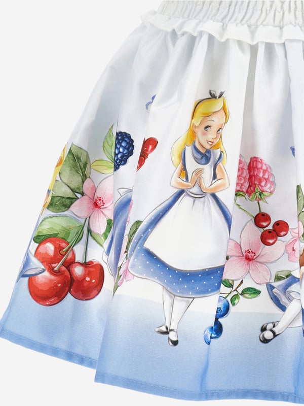 Girls Alice In Wonderland Skirt in Blue Introducing the enchanting Girls Alice In Wonderland Skirt in Blue by monnalisa. An exquisite addition to your young ladys wardrobe for SS2025, crafted with impeccable Italian finesse. Here's why its the pinnacle of girl's fashion Exquisite Italian Craftsmanship Expertly tailored for unrivalled quality and enduring charm. Captivating Wonderland Blue A vibrant shade that brings Alices adventures to life. Soft, Premium Fabric Ensures comfort style are never compromised.Revamp her collection with this timeless, playful piece. Perfect for making everyday magical!