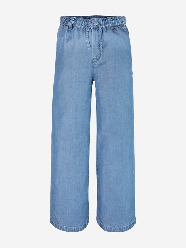 Unveil timeless elegance with the Tommy Hilfiger Girls Chambray Wide Leg Pants in striking blue, quintessential for SS2025. Impeccably tailored, these pants promise both flair comfort for a sophisticated young wardrobe. Key features include Classically Chic Exude an air of understated sophistication with a breezy, wide-leg design. Premium Fabric Crafted from the finest chambray for comfort durability. Versatile Style Easily pairs with both casual tees and polished tops.Elevate her ensemble with these exquisite pants from Tommy Hilfiger.