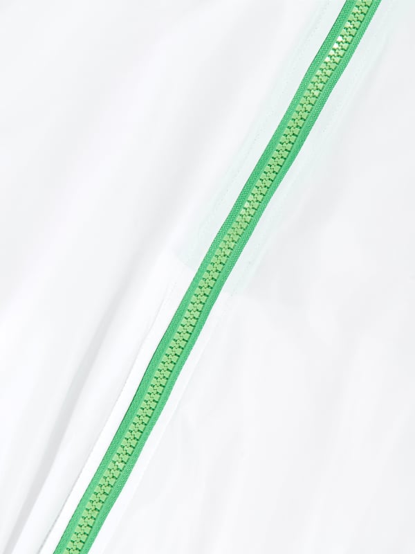 Introducing the Marni Kids Logo Zip Up Jacket in White, an impeccable addition to any young trendsetter's SS2025 wardrobe. Crafted with precision, this jacket offers distinctive features to elevate your child's style and comfort Iconic Marni Logo Prominently displaying the esteemed Marni logo, ensuring your child stands out with an elite fashion statement. Luxurious Comfort Constructed from superior materials, this jacket provides unmatched softness and comfort, ideal for daily wear. Versatile Design Perfect for both boys and girls, its sleek white hue complements any ensemble, making it a versatile staple.Revamp your child's collection with this exquisite piece from Marni. Order now for a touch of luxury and distinctive style!