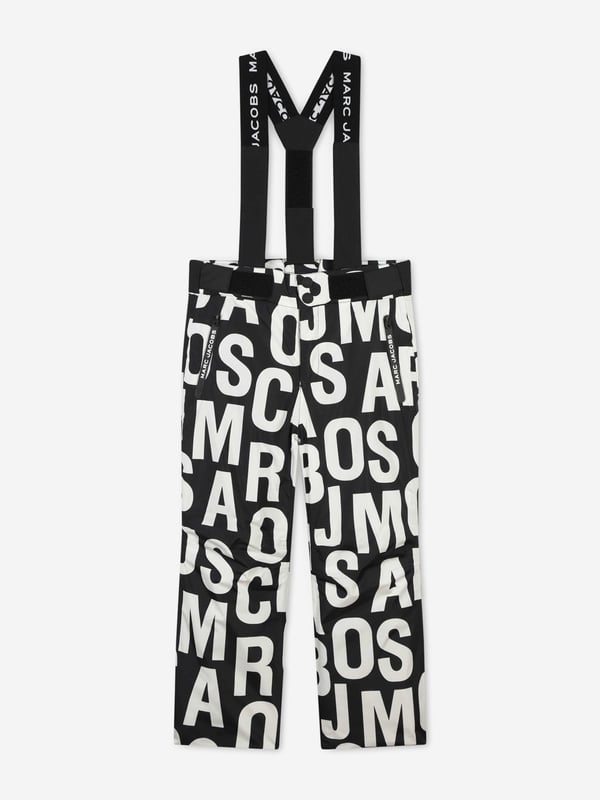 MARC JACOBS Kids Logo Ski Trousers in Black Introducing the marc_jacobs Signature Top in sleek black, a must-have for Boy,Girl fashion in AW2024! Each design seamlessly blends luxury with practicality, ensuring your child stands out with elegance. Key features include Versatile Design Ideal for both boys and girls, making it a perfect staple for any child's wardrobe. High-Quality Fabric Crafted from premium materials that provide durability and comfort. Timeless colour The classic black hue ensures it pairs well with anything and suits every occasion. Experience marc_jacobswhere style meets sophistication for your children. Order now and elevate their AW2024 looks!