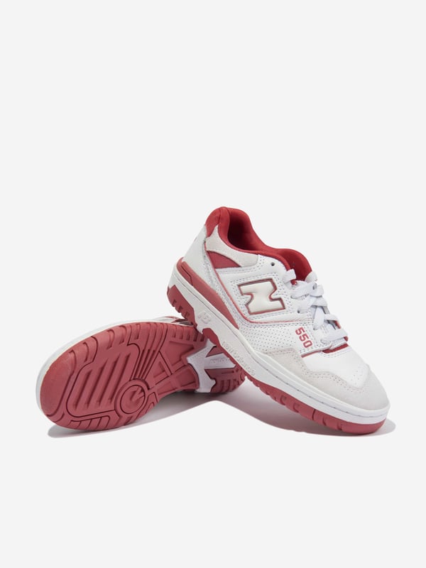 Introducing the Boys 550 Logo Trainers in White by New Balance a staple for your boy's wardrobe. Combining sophistication and superior comfort, this shoe is perfect for daily wear. Here are its notable features Stylish Design Its classy white hue and iconic logo are sure to make a trendy statement. Supreme Comfort Crafted from top-tier materials, these trainers ensure optimal comfort for your little one's daily endeavours. Upgrade your Boy's wardrobe! With these Boys 550 Logo Trainers in White by New Balance. Elevate your child's style by ordering now!