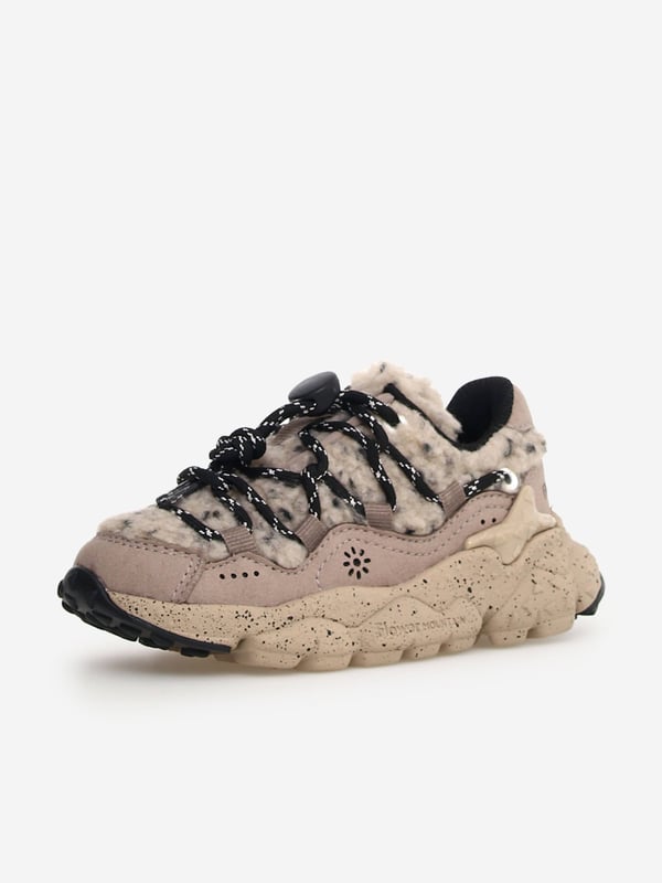 Flower Mountain Kids Raikiri Trainers in Beige Introducing the sumptuous Kids Raikiri Trainers in Beige by Flower Mountain, a quintessential addition for any discerning young wardrobe this AW2024. Perfectly tailored for both boys and girls, these trainers blend high-end fashion with practicality. Key features include Elegant Beige Palette Meticulously selected to enhance any outfit with a touch of sophistication. Superior Comfort Engineered with premium materials to ensure all-day comfort and durability. Versatile Design Ideal for a variety of occasions, seamlessly transitioning from casual to formal.Elevate your child's style with the Kids Raikiri Trainerswhere luxury meets utility.
