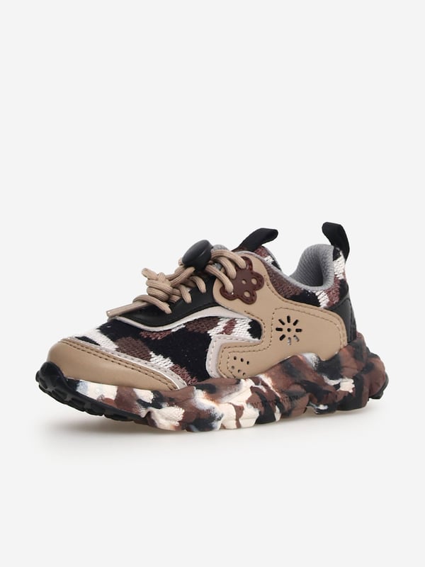 Introducing the plush Kids Doi Trainers in Beige by Flower Mountain, a quintessential addition to your child's AW2024 wardrobe, blending supreme comfort with chic design elements. Revel in the details that set these trainers apart Luxe Beige Palette Perfect for any outfit. Supreme Durability Crafted for play and longevity. Versatile Style Ideal for both girls and boys.Elevate your childs fashion ensemble with these exquisite trainers from Flower Mountain. Order now and embrace style with comfort!