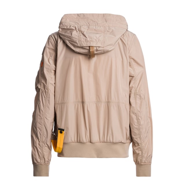 Parajumpers Gobi Spring Sunkissed Beige Jacket The Parajumpers Gobi Spring Sunkissed Beige Jacket combines style and functionality with its lightweight, 100% polyamide construction, perfect for transitional weather. Designed for women, this jacket offers a sleek silhouette while providing reliable protection against wind and light rain. Its sun-kissed beige tone adds a fresh, versatile touch to your wardrobe, making it easy to pair with various outfits. Ideal for spring outings, the Gobi Spring jacket ensures comfort and durability without compromising on fashion, helping you stay effortlessly chic and prepared for changing conditions