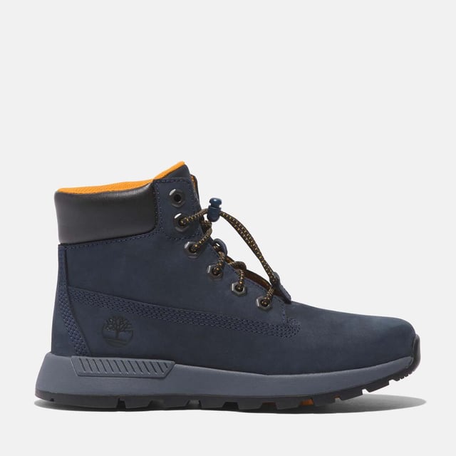 Timberland Kinder/Kinder Killington Leren Mid Cut Trekkingschoenen (Marine) Bovenkant: Leder. Voering: ReBOTL, gerecycled PET plastic. Binnenzool: Ortholite. Tussenzool: voorgevormd EVA. Buitenzool: Rubber. 6 Oogjes. Stof Technologie: ReBOTL. Gewatteerde Kraag, Gewatteerde Tong, Trekkoordje. Vlakke. Snijding: Mid Cut. Ontwerp: Contrasterende details, Logo. Teenstijl: Rond. Bevestiging: Bungee Lacing.