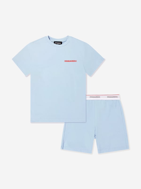 Introducing the exquisite Kids Short Pyjama Set in Blue from dsquared2 kids, an essential addition to your child's SS2025 wardrobe. Crafted with meticulous attention to detail, this set ensures both style and comfort for any young trendsetter. Luxurious Comfort Constructed from premium fabrics that are soft on the skin, ensuring a restful sleep. Charming Design Features a chic, contemporary print, perfect for both boys and girls. Superior Craftsmanship Embodying dsquared2's commitment to quality, these pyjamas offer durability and refined style.Elevate your child's nightwear with this stylish and cosy set. Act now to ensure they enjoy comfort in unparalleled style!