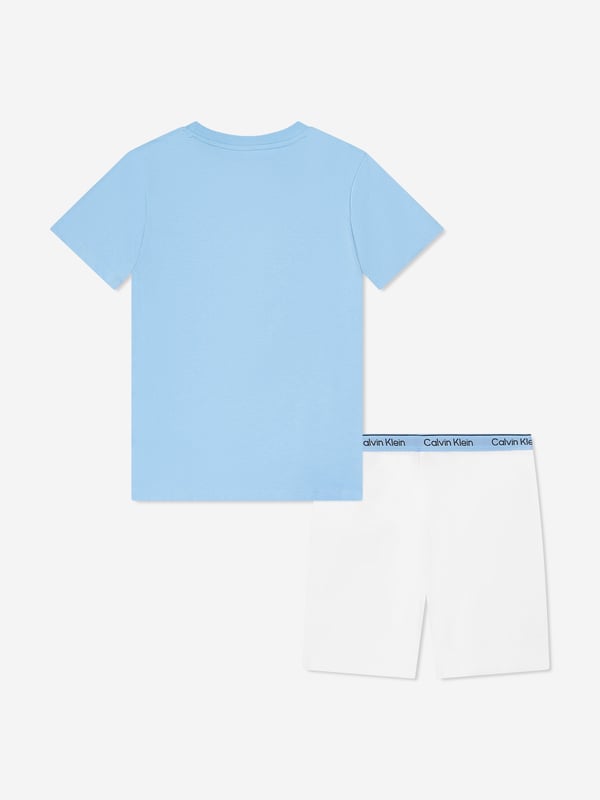 Introducing the Calvin Klein Boys Pyjamas Short Set in Multicolour. Packed with style and comfort, it is an ideal gift choice for your charming boy. Mindfully selected features brighten its appeal Stylish Trendy The playful multicolour print adds a fashion-forward element to your boy's wardrobe. Ultimate Comfort Crafted from high-grade fabrics, it promotes easy movement and gentle softness, perfect for everyday adventures. Brand Value Embrace the quality and style of Calvin Klein Underwear. Every pyjama set resonates with its well-known luxury appeal. Let your child stand out in comfort and style with this coveted piece!