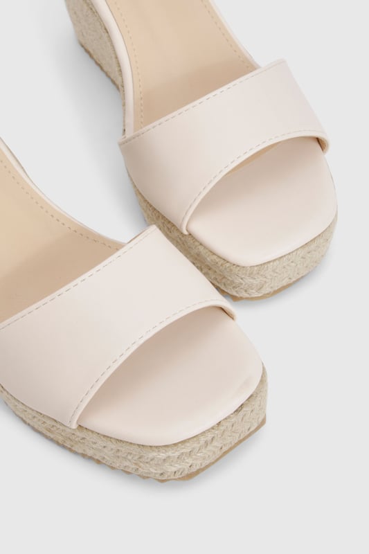 We'll make sure your shoes keep you one stylish step ahead of the crowdWhether you're keeping it simple in sliders, living the high life in heels or joining the fash pack in flatforms, you'll be heading to shoe heaven with our fashion-forward footwear collection. Boots are your day-to-night bestfriend, giving a floral dress&nbsp;that tough twist - add a biker jacket for even more attitude. Find your summer feet in jelly sandals and enjoy balmy nights in block heels.