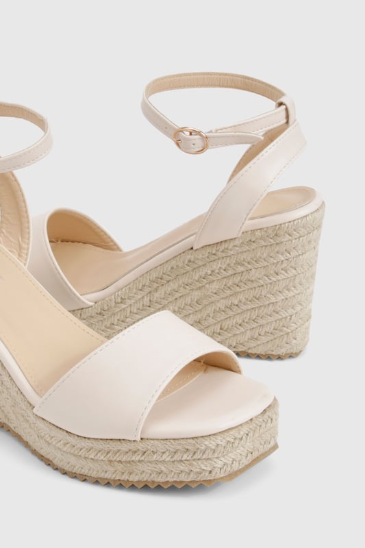 We'll make sure your shoes keep you one stylish step ahead of the crowdWhether you're keeping it simple in sliders, living the high life in heels or joining the fash pack in flatforms, you'll be heading to shoe heaven with our fashion-forward footwear collection. Boots are your day-to-night bestfriend, giving a floral dress&nbsp;that tough twist - add a biker jacket for even more attitude. Find your summer feet in jelly sandals and enjoy balmy nights in block heels.