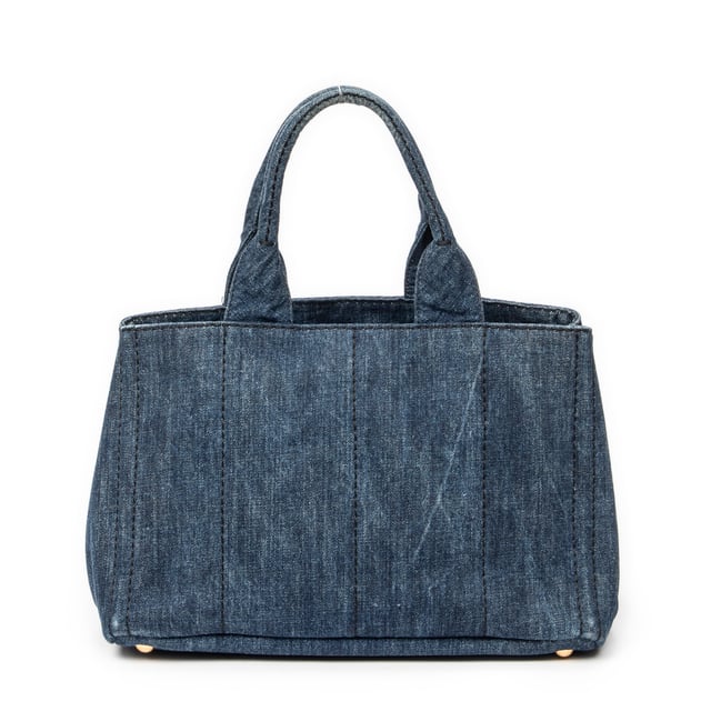 Medium Canapa Tote Umhängetasche Prada Taschen Medium Canapa Tote Umhängetasche und Blauer Denim Leinwand und Gold hardware. Das Produkt ist auf in ausgezeichnetem Zustand (A).
Abmessungen: 34x23x22 cm
Zubehör inklusive: Dustbag; Card
Hinweise zu Riemen/Griff: Verfärbt
BrandCo Paris hat seltene Artikel und die besten Konditionen zu unglaublichen Preisen vorgestellt. Geduld lohnt sich! Kaufen Sie mit Vertrauen: Alle Artikel von BrandCo Paris sind von unserem Expertenteam ausgewählt und authentisch.
Alle Artikel enthalten ein Echtheitszertifikat und wurden von BrandCo Paris übernommen.
Tabelle zur Klassifizierung des Artikelzustands
N (wie neu)
AA (perfekter Zustand)
A (ausgezeichneter Zustand)
AB (sehr guter Zustand)
B (gut/mittelmäßig)