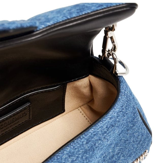 Composition: 100% Cotton  
Lining: Cotton  
Leather detail
Width 8 cm
Silver-tone hardware
Back patch pocket
Magnetic flap closure
Length 20,5 cm
Engraved lobster clasp closure
Height 11 cm
Double shoulder straps
Interior pocket
Soft padded denim
Made in  Italy
Gender: WOMEN
Product code: 233BA3383176_330
Barcode: 9990003306604
Code: BAG JQ 2 SD SS25 13694
 Measurments:  width: 80 mm length: 205 mm height: 110 mm strap length: 0 mm handle drop: 0 mm