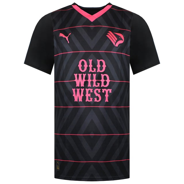 Show your passion for the Rosanero in sleek style with the Puma Palermo FC Away Men’s Football Shirt. Designed for performance and pride, this official away jersey features a bold black colourway with refined club detailing — perfect for fans and players who live the game.
Key Features:
Lightweight Performance Fabric:

Crafted from breathable polyester for comfort on and off the pitch, with a smooth feel ideal for match days or casual wear.

dryCELL Moisture-Wicking Technology:

Draws sweat away from the body to keep you cool and dry during training, games, or support in the stands.

Athletic Fit:

Tailored for movement and comfort, offering a streamlined silhouette without restricting flexibility.

Official Palermo FC Club Crest:

Embroidered or heat-pressed on the chest, proudly showcasing the identity of the iconic Sicilian team.

Puma Cat Logo Branding:

Positioned on the opposite chest and sleeves, bringing a professional finish to the match-ready look.

Whether you're training, spectating, or styling it off the pitch, the Puma Palermo FC Away Shirt offers elite comfort and unmistakable club pride in a bold black look.