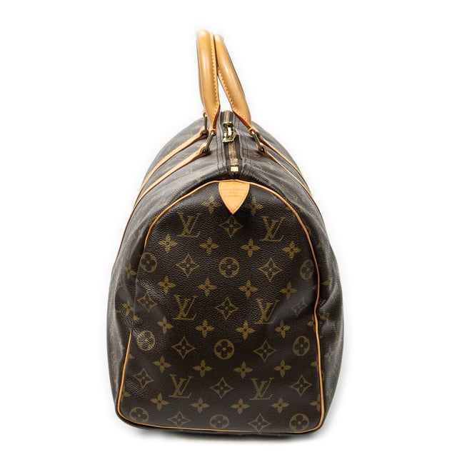 Louis Vuitton Bolsos Keepall 45 Bolsa de viaje en Marrón Lona recubierta y Latón dorado hardware. El producto esta en Excelentes Condiciones (A).
  Dimensiones: 45x24x20 cm 
  Accesorios incluidos: None
  Notas de Exterior: Marcas de agua ligeras en vachetta
  BrandCo Paris encuentra artículos raros y en las mejores condiciones a precios increíbles. ¡Vale la pena tener paciencia! Compra con confianza: todos los artículos de BrandCo Paris son seleccionados y autenticados cuidadosamente por nuestro equipo de expertos.
  Todos los artículos vienen con un certificado de autenticidad y un embalaje entregado por BrandCo Paris.
  Tabla de clasificación de la condición del artículo
  N (como nuevo)
  AA (perfecto estado)
  A (excelente estado)
  AB (muy buen estado)
  B (bueno/regular)