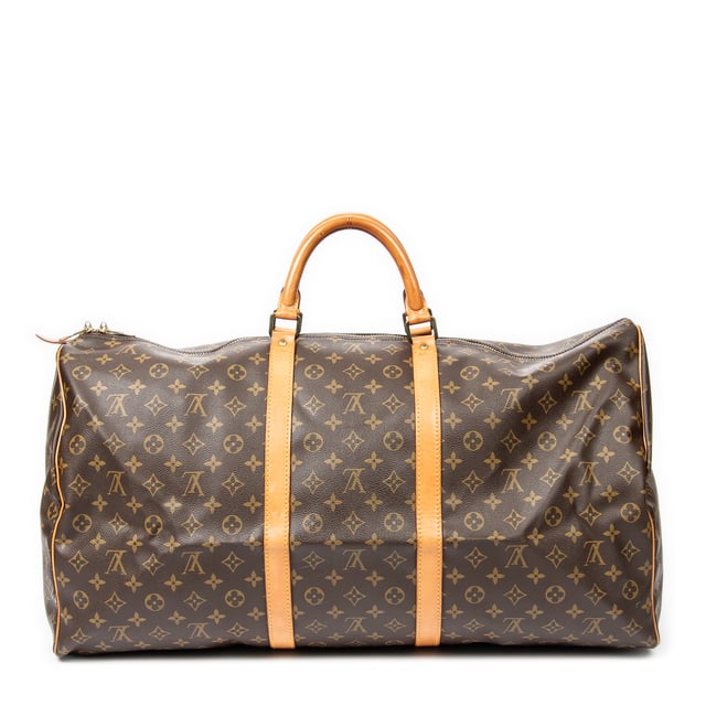 Louis Vuitton Bolsos Keepall 60 Bolsa de viaje en Marrón Lona recubierta y Latón dorado hardware. El producto esta en Muy Buenas Condiciones (AB).
  Dimensiones: 60x26x31 cm 
  Accesorios incluidos: None
  Notas de Hardware: Ligeramente deslustrado
Notas de la correa/asa: Mangos ligeramente oscuros
  BrandCo Paris encuentra artículos raros y en las mejores condiciones a precios increíbles. ¡Vale la pena tener paciencia! Compra con confianza: todos los artículos de BrandCo Paris son seleccionados y autenticados cuidadosamente por nuestro equipo de expertos.
  Todos los artículos vienen con un certificado de autenticidad y un embalaje entregado por BrandCo Paris.
  Tabla de clasificación de la condición del artículo
  N (como nuevo)
  AA (perfecto estado)
  A (excelente estado)
  AB (muy buen estado)
  B (bueno/regular)