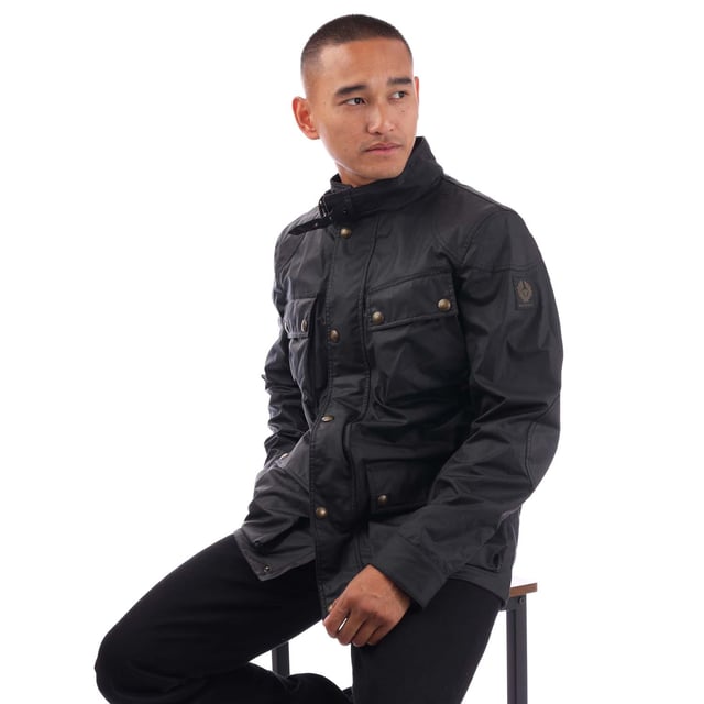 Men's Belstaff Waxed Cotton Fieldmaster Jacket in Black High collar with adjustable throat latch.Snap and one-way zip fastenings.Four front pockets and one internal pocket.Reinforced shoulder and elbow panels.Signature Belstaff check cotton twill lining.Underarm ventilation.Water-resistant materials.Offers protection from strong winds while remaining breathable.
