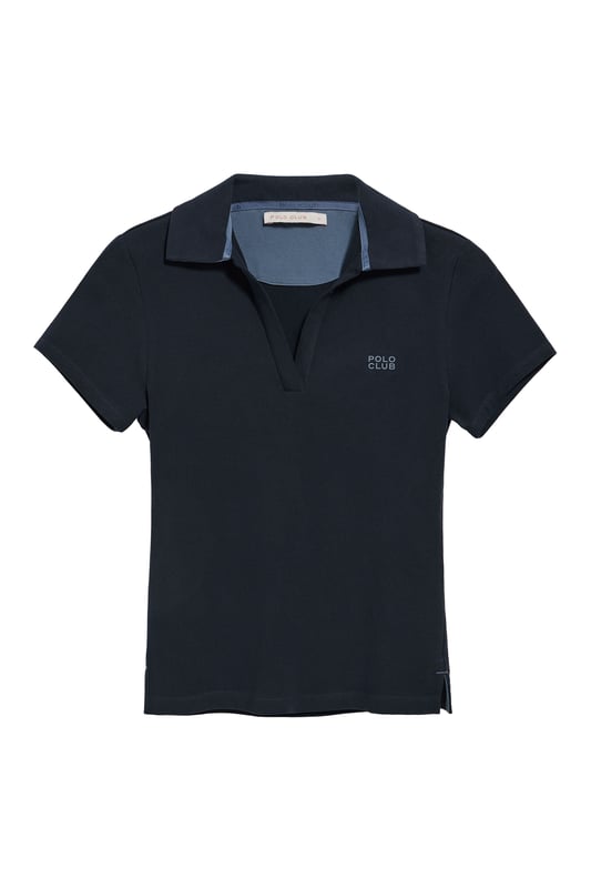 Poloshirt Pedraza knopflos marineblau mit gummiertem Polo Club-Logo Das Damen-Poloshirt Pedraza aus Baumwolle zeichnet sich durch seine weiche, elegante Textur aus. Der Polokragen mit V-Ausschnitt sorgt für eine klassische Silhouette mit lässigem Charakter. Zwei Seitenschlitze sorgen für zusätzliche Bewegungsfreiheit. Ton-in-Ton-Detail an der Innenseite des Kragens. Das gummierte Polo Club Logo auf der Brust verleiht diesem Poloshirt einen besonderen Touch und macht es zu einer perfekten Wahl für jede Gelegenheit, von einem Freizeitausflug bis hin zu eleganteren Anlässen.
