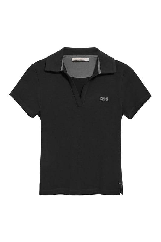 Das Damen-Poloshirt Pedraza aus Baumwolle zeichnet sich durch seine weiche, elegante Textur aus. Der Polokragen mit V-Ausschnitt sorgt für eine klassische Silhouette mit lässigem Charakter. Zwei Seitenschlitze sorgen für zusätzliche Bewegungsfreiheit. Ton-in-Ton-Detail an der Innenseite des Kragens. Das gummierte Polo Club Logo auf der Brust verleiht diesem Poloshirt einen besonderen Touch und macht es zu einer perfekten Wahl für jede Gelegenheit, von einem Freizeitausflug bis hin zu eleganteren Anlässen.