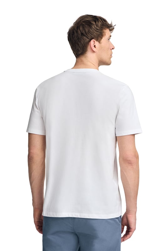 Dieses markante T-Shirt mit kurzen Ärmeln definiert das Konzept des Basic neu. Sein Baumwollstoff bietet ein angenehmes und atmungsaktives Tragegefühl, das sich ideal für den Alltag eignet. Die reguläre Passform und der gerippte Rundhalskragen sorgen für einen tadellosen Sitz. Details wie das farblich abgestimmte Nahtband und die exklusive, in dem ikonischen Rigby Go Logo inspirierte Rigby Best Stickerei auf der Brust verleihen ihm einen stilvollen Charakter.