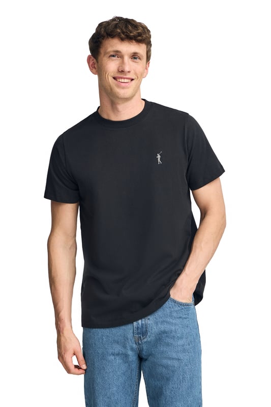 Dieses Baumwoll-T-Shirt kombiniert Komfort mit Stil und eignet sich perfekt für jeden Anlass. Sein gerippter Rundhalskragen sorgt für einen perfekten Sitz, während die marineblauen Details und das gummierte, etwas größere Rigby Go-Logo auf der Brust ihm einen besonderen Touch verleihen.
